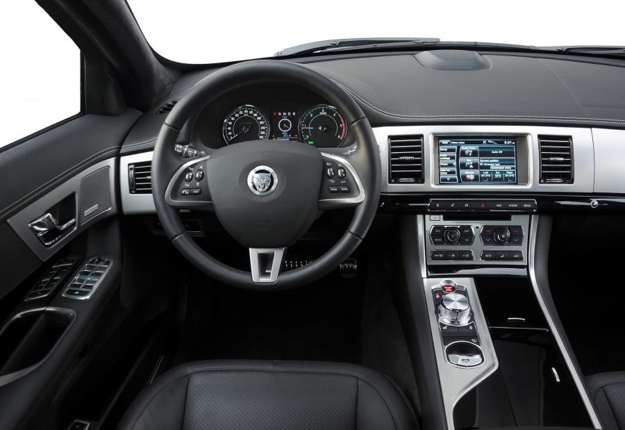  Jaguar XF 2011 года  (фото 13 из 79)